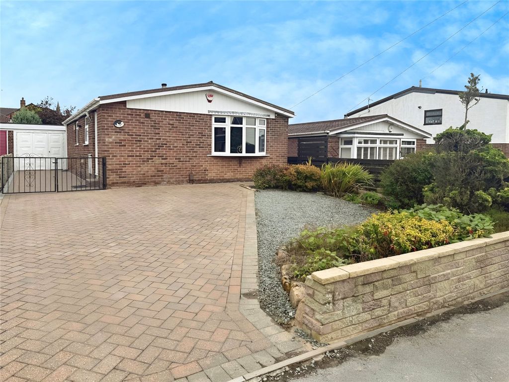 Property photo 1 of 10 Front