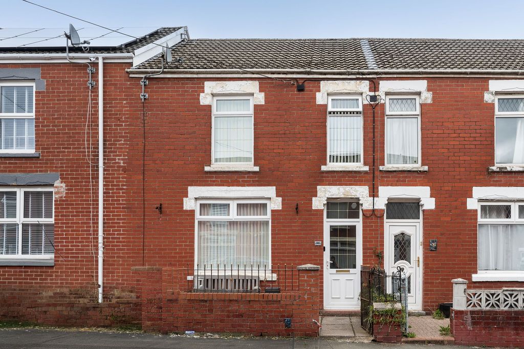 Property photo 1 of 33