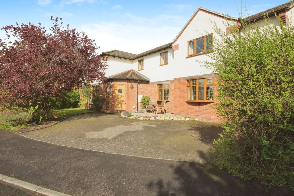 Property photo 1 of 34