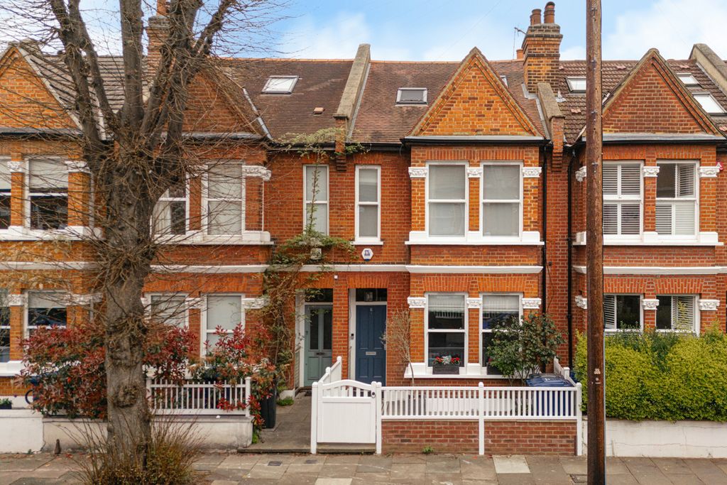 Property photo 2 of 25