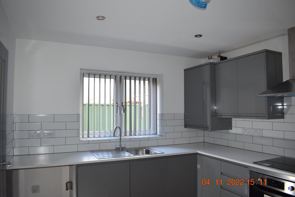 Property photo 2 of 15 Kitchen