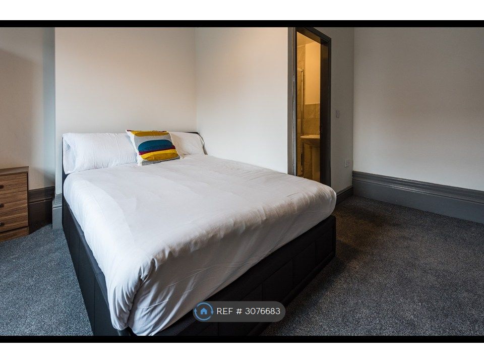 Property photo 3 of 14 Fully Furnished Bedrooms