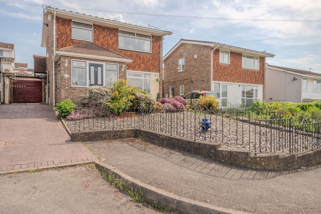 Property photo 2 of 29