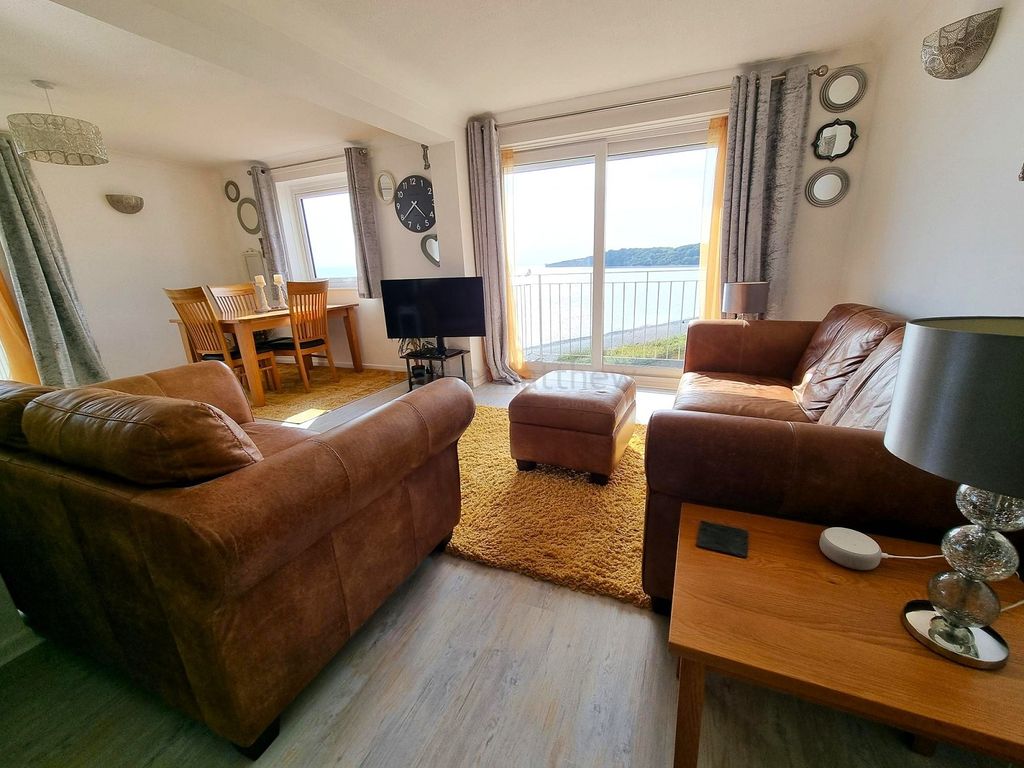 Property photo 3 of 23 Dining Room-Lounge