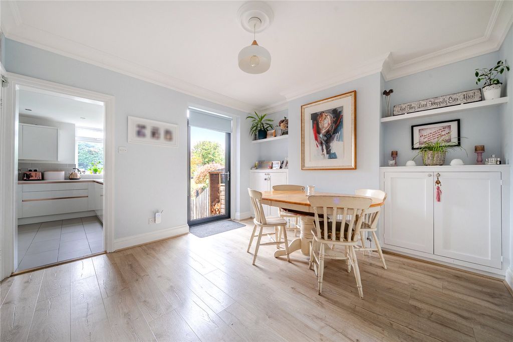 Property photo 3 of 16 Picture 3