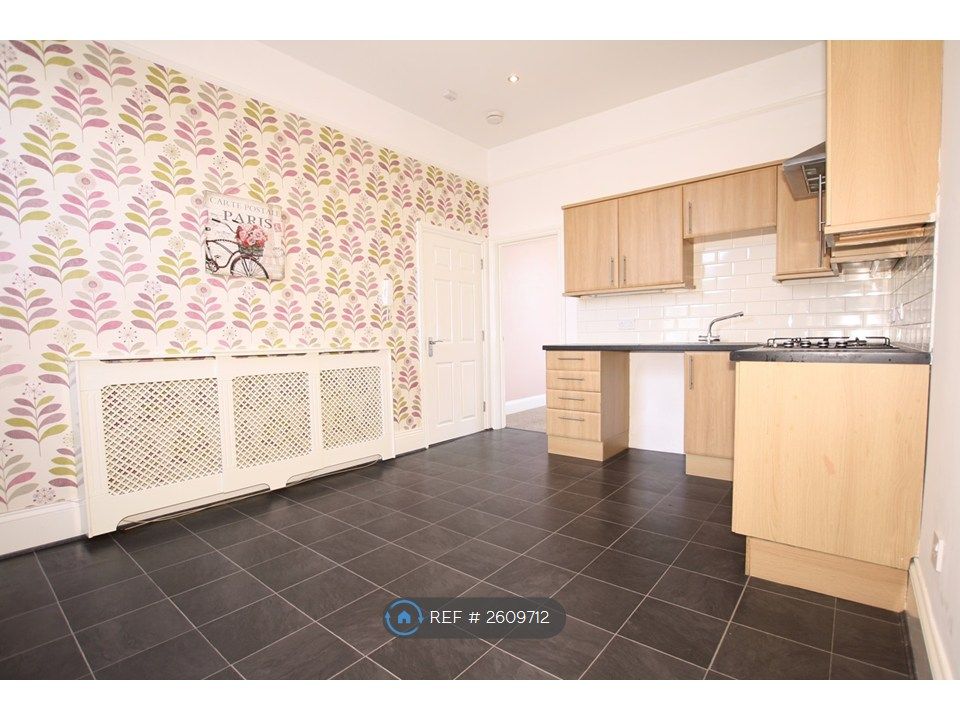 Property photo 2 of 9 Kitchen