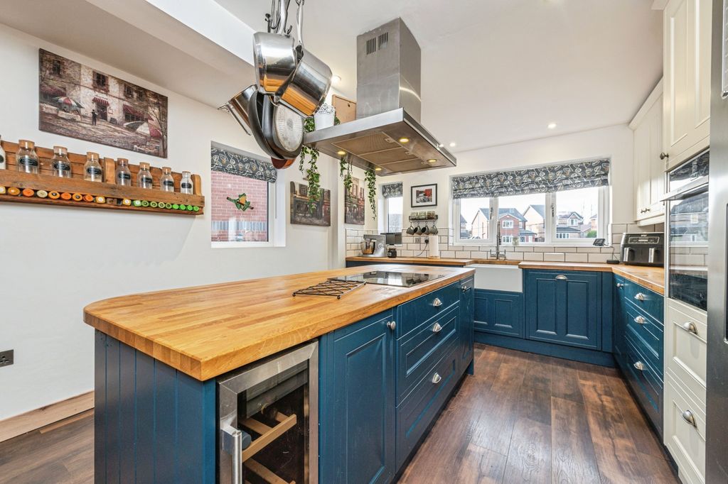 Property photo 3 of 15 Kitchen