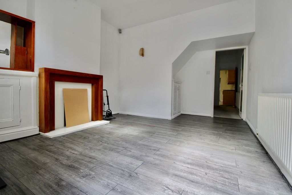 Property photo 3 of 13 Living Room