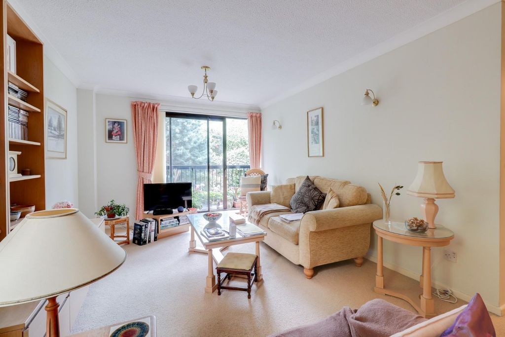 Property photo 2 of 20 Living (3).Jpg