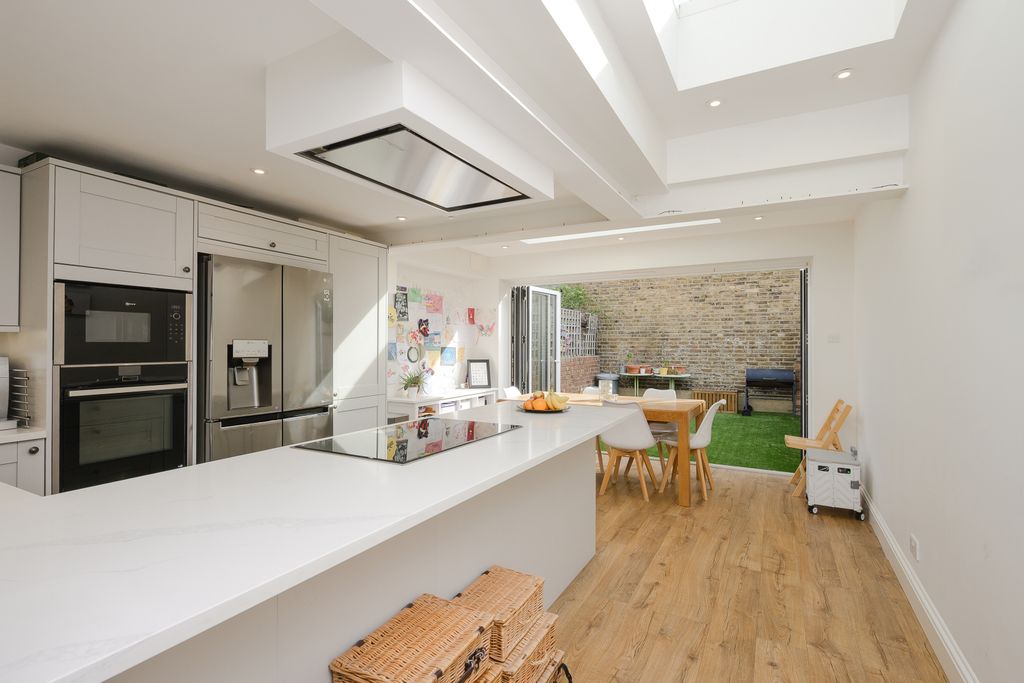 Property photo 3 of 16 Picture No. 13