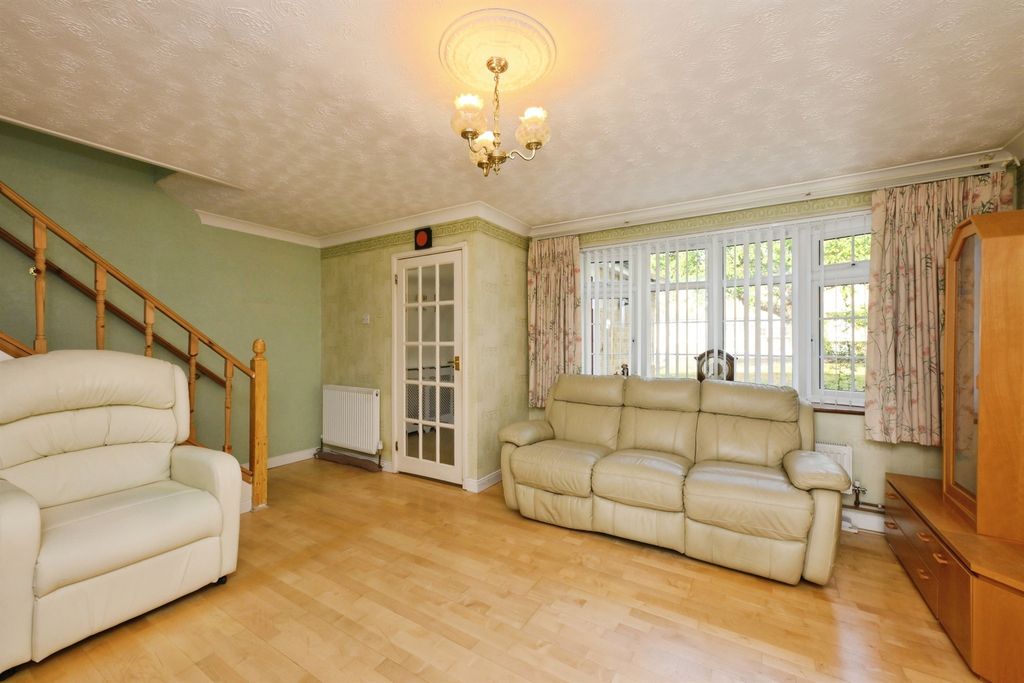 Property photo 2 of 20
