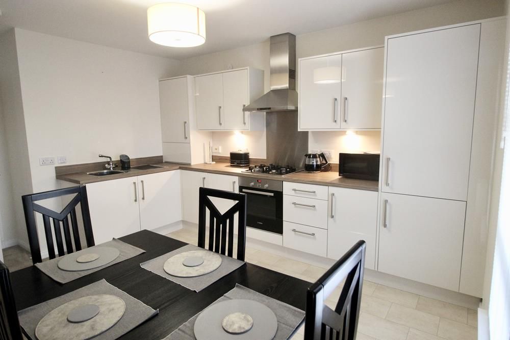 Property photo 3 of 9 Kitchen