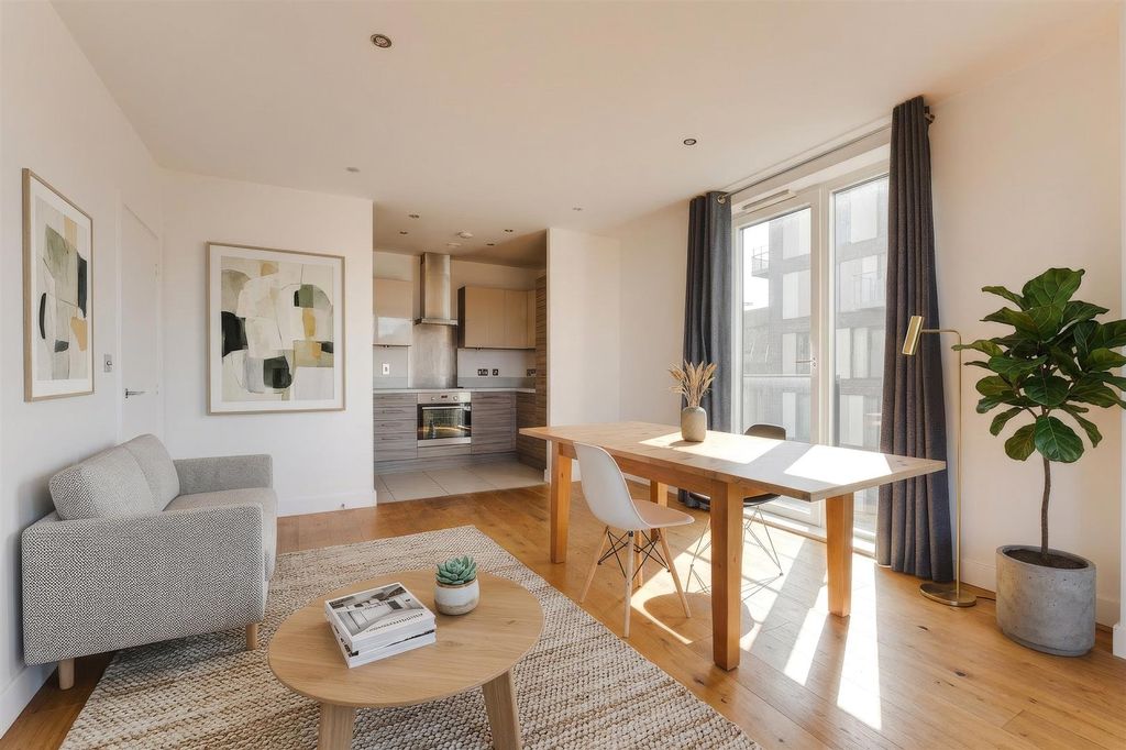 Property photo 2 of 14 Living Room2.Jpg