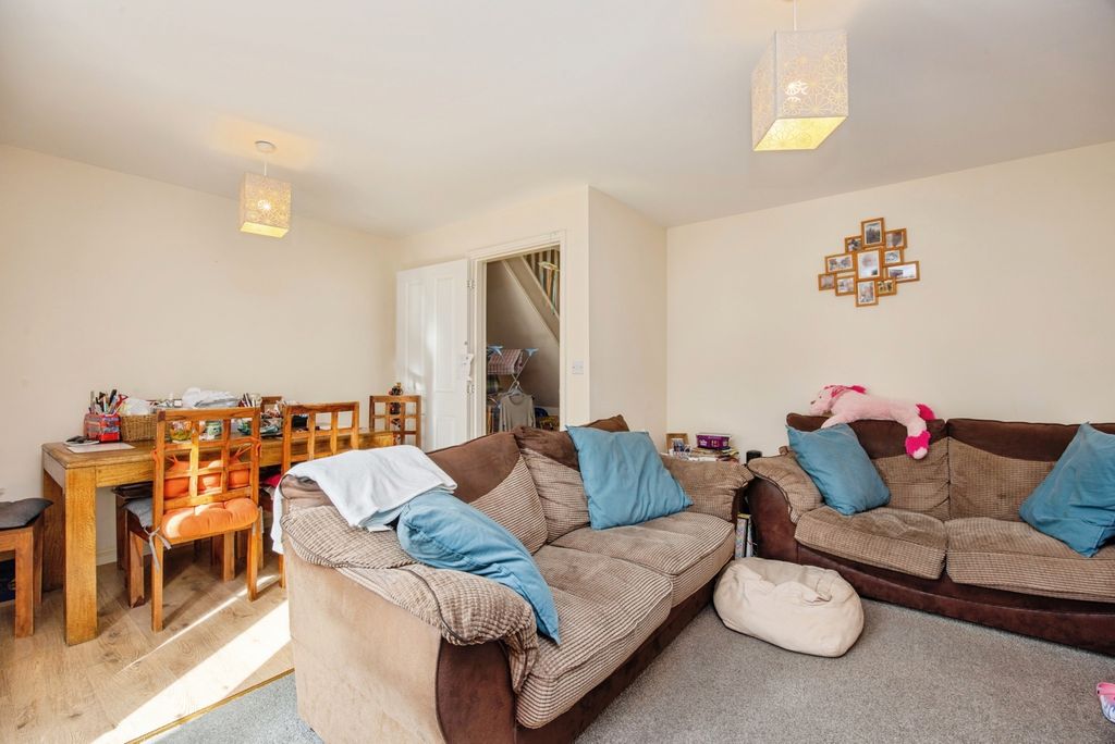 Property photo 3 of 20 Pbox-Img.Jpg