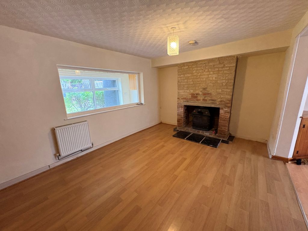 Property photo 2 of 13 Lounge