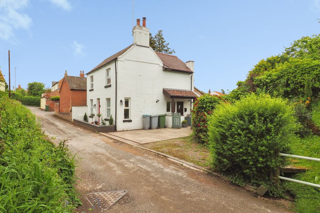 Property photo 2 of 16