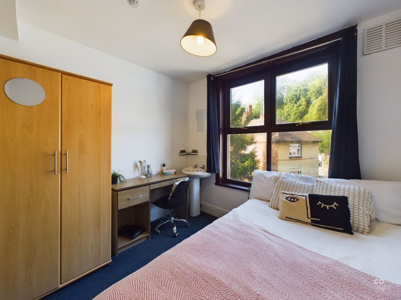 Property photo 3 of 15 Bed 3