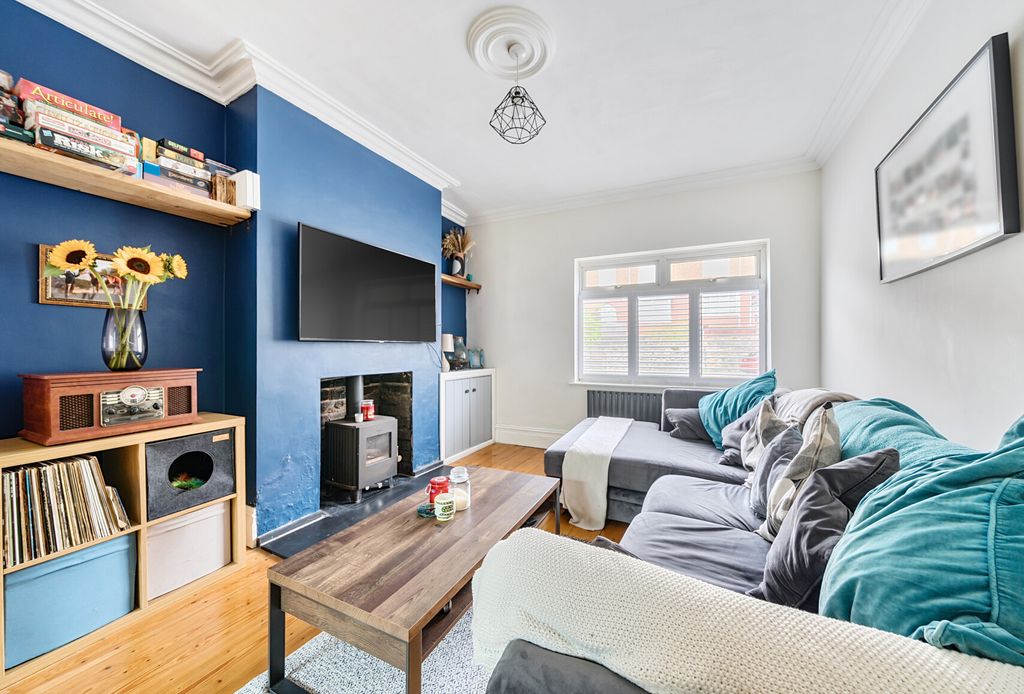 Property photo 1 of 23 1331712-16-688c86...