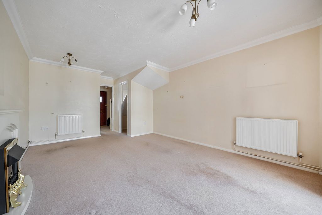 Property photo 2 of 20