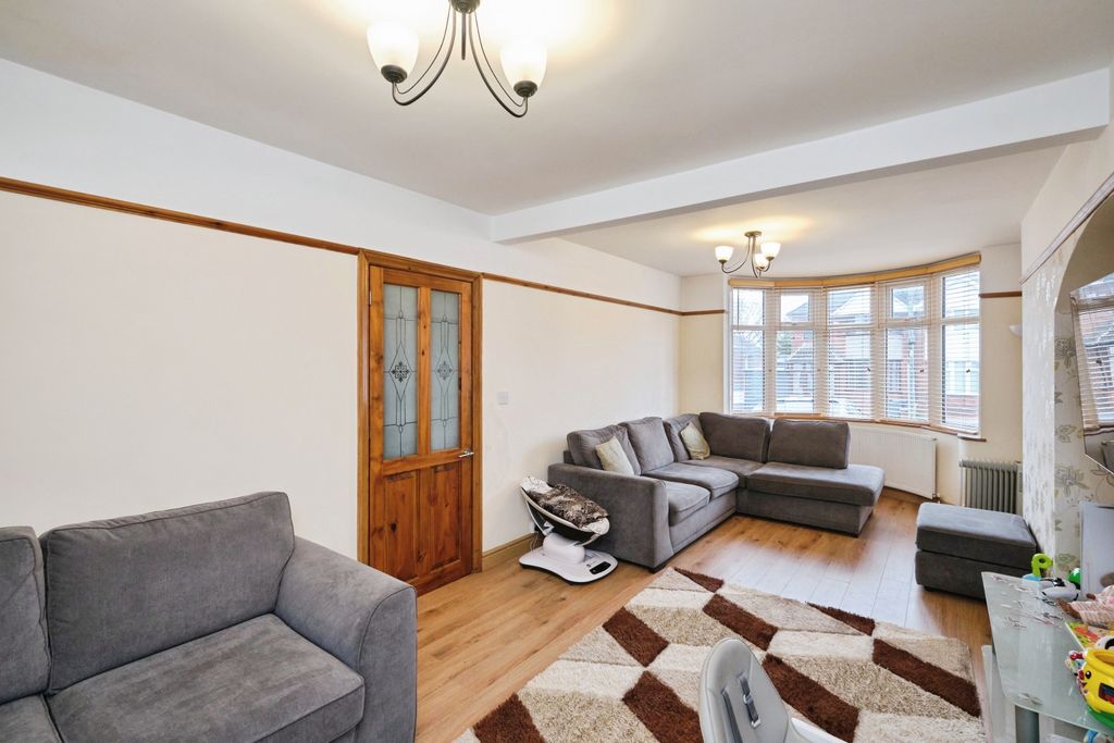 Property photo 3 of 15