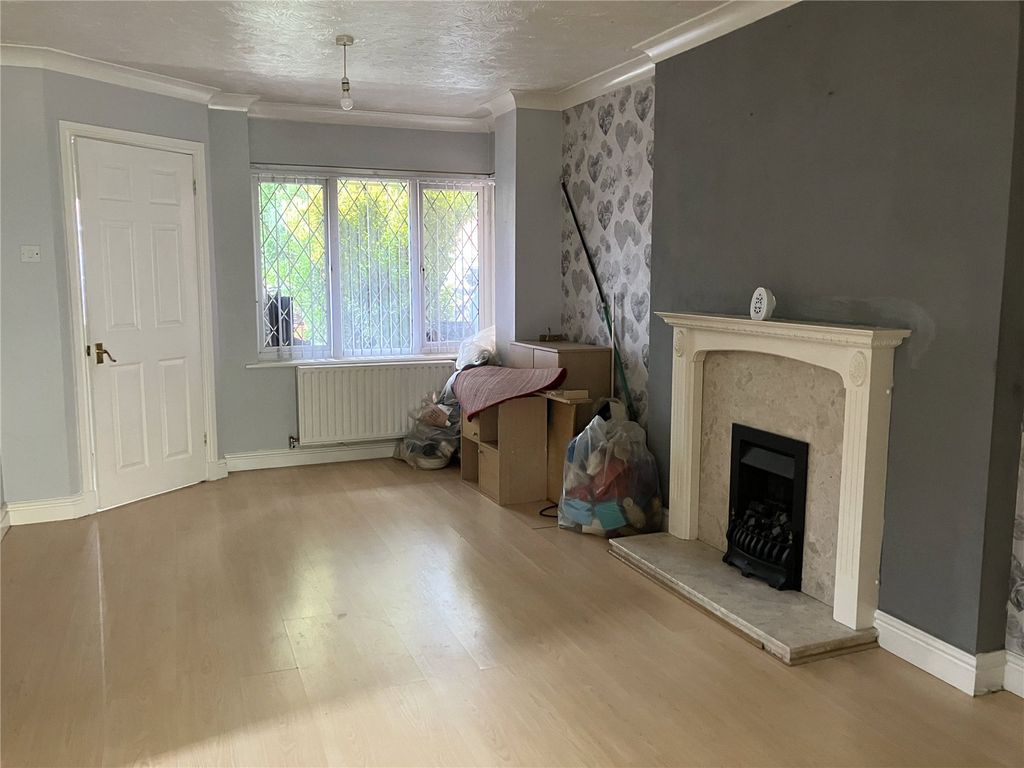 Property photo 2 of 15 Lounge