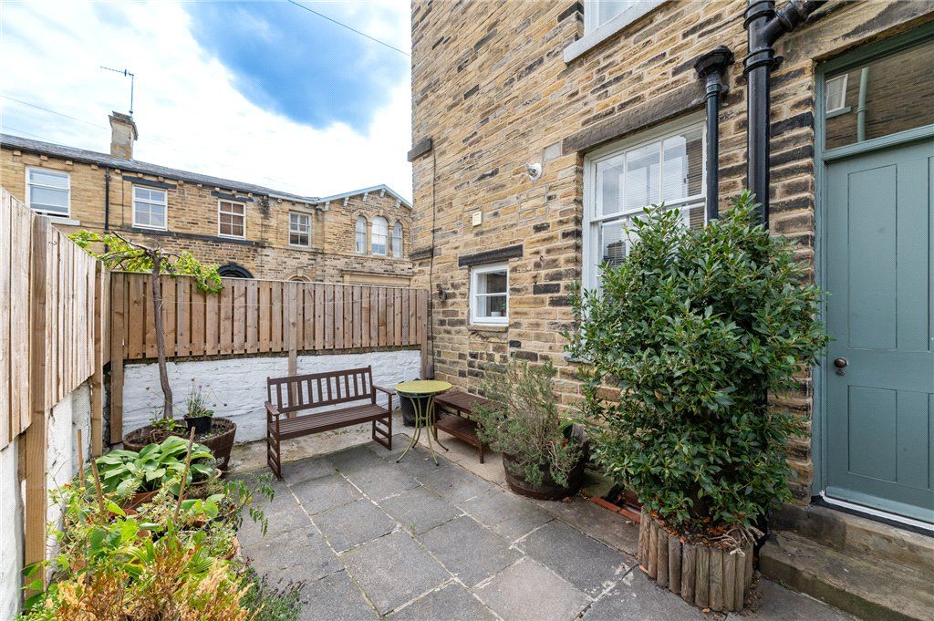 Property photo 3 of 29 Caroline Street