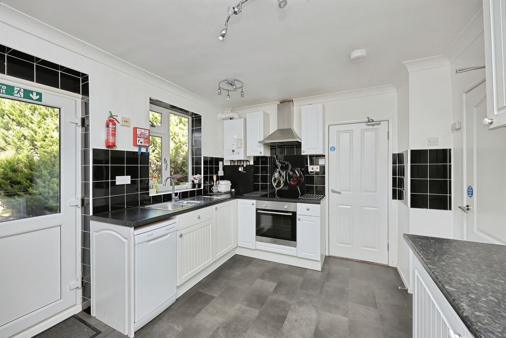 Property photo 3 of 15