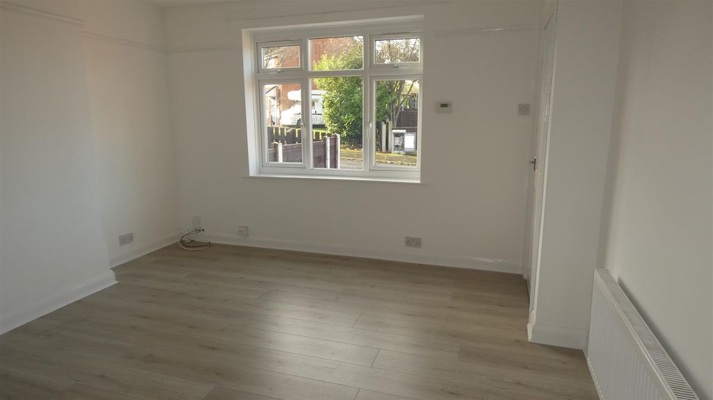 Property photo 2 of 14 P1050383.Jpg