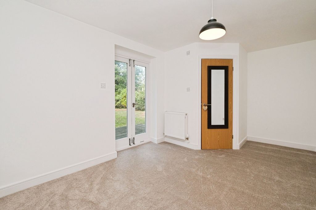 Property photo 3 of 15 Photo