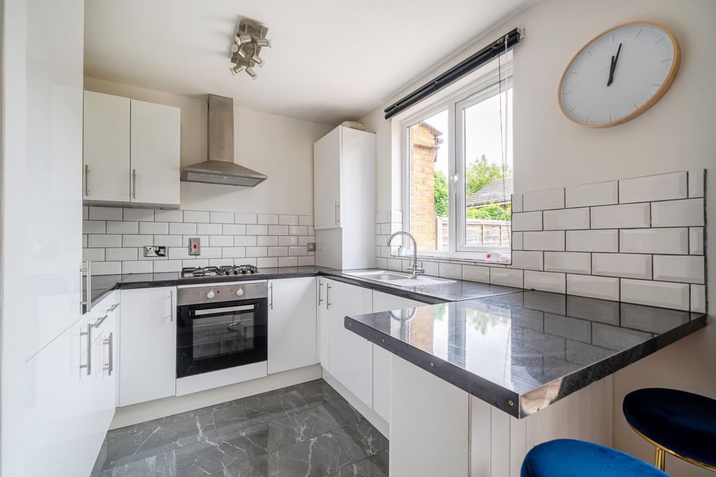 Property photo 3 of 19 1294082-8-6825c41...