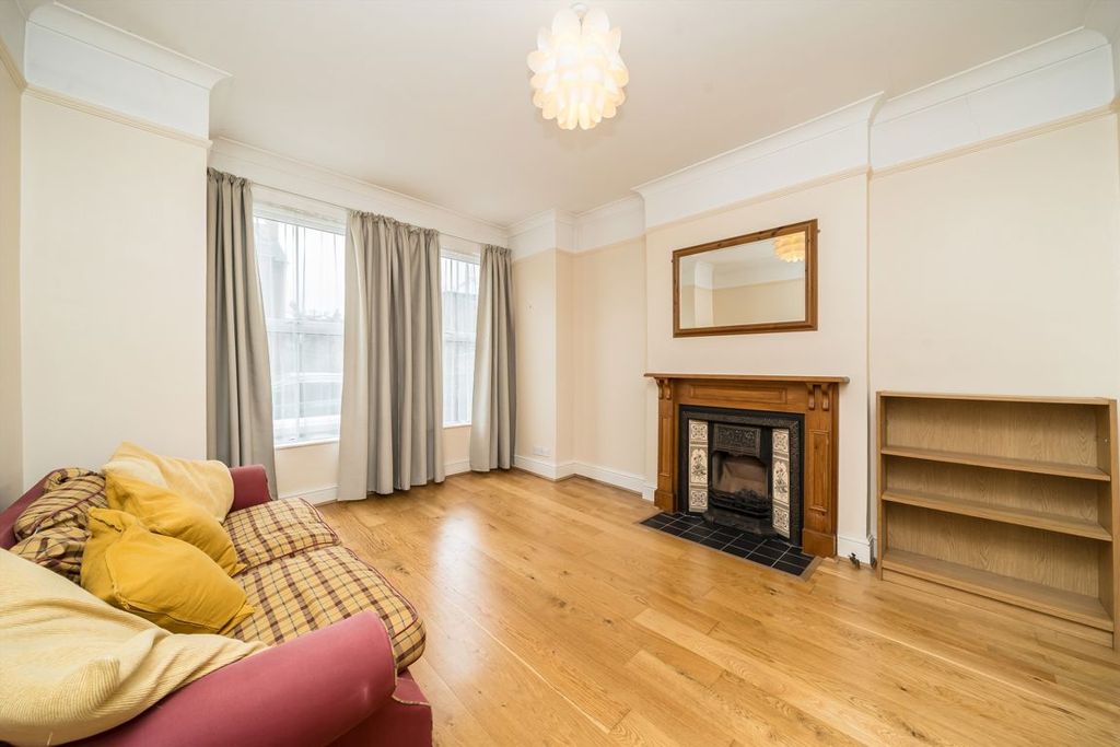 Property photo 2 of 9