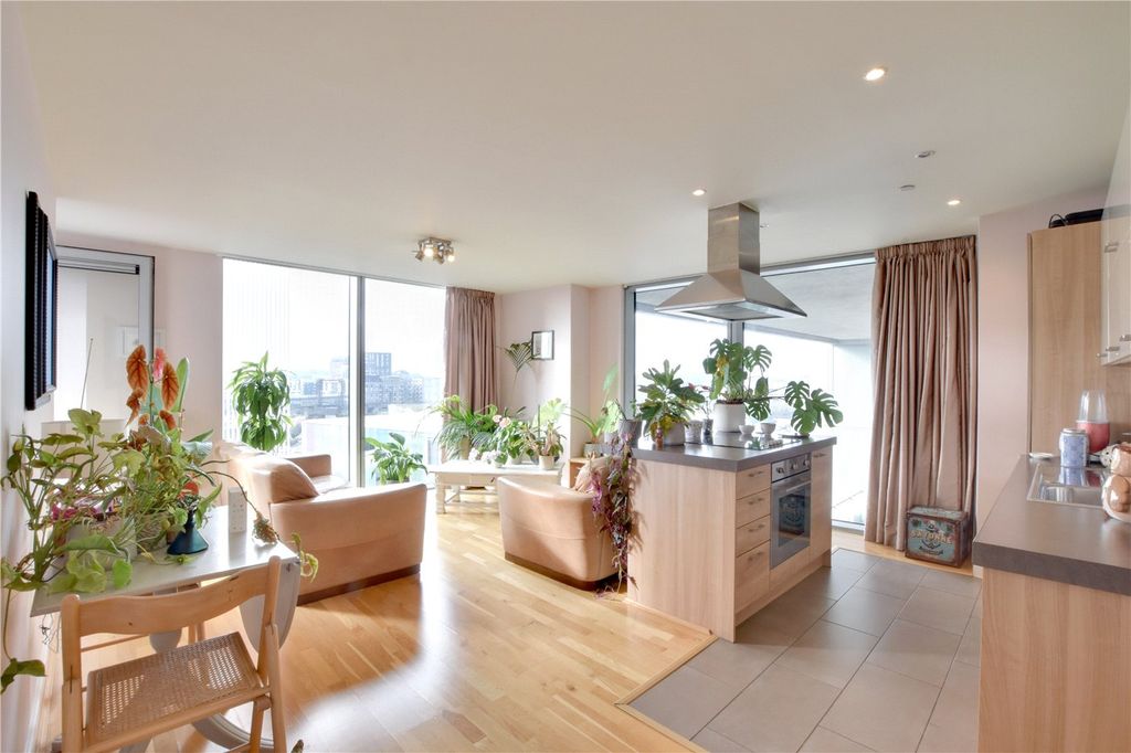 Property photo 1 of 19 Picture No. 06