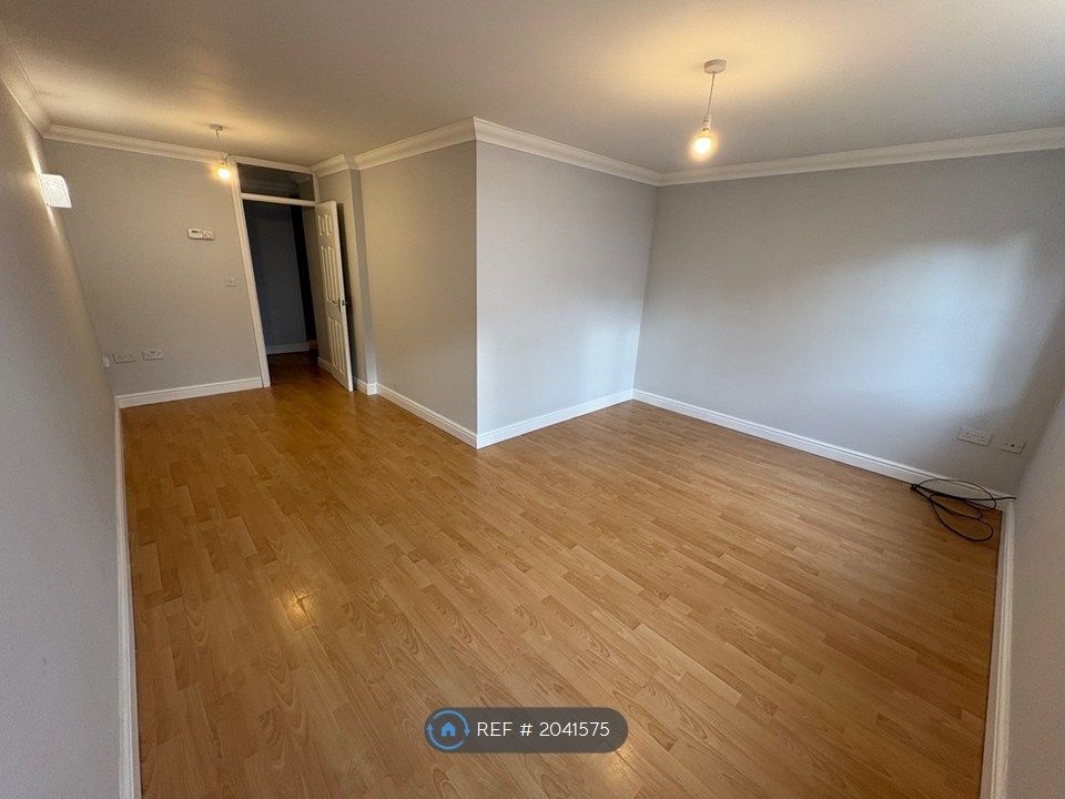 Property photo 3 of 4