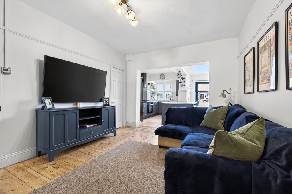 Property photo 2 of 27 Second Reception (2)