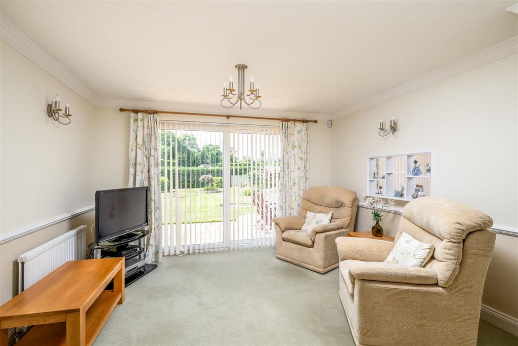 Property photo 3 of 37 260612 - Mellis, Church Lane, Oakley - 12.Jpg