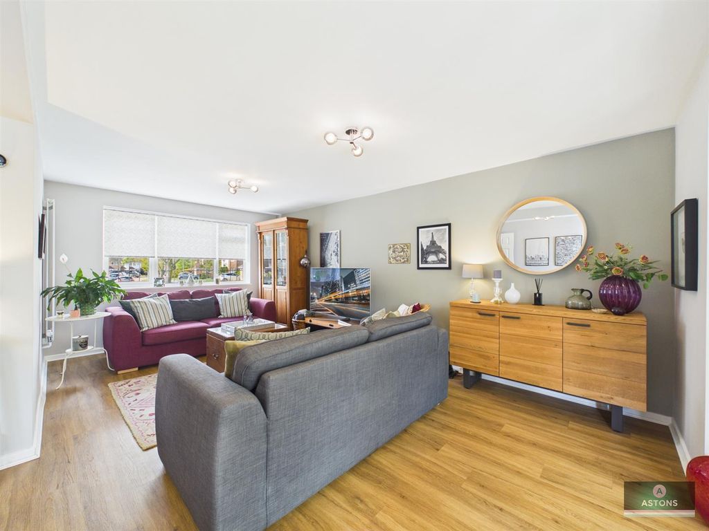 Property photo 2 of 24 Living/Dining Room