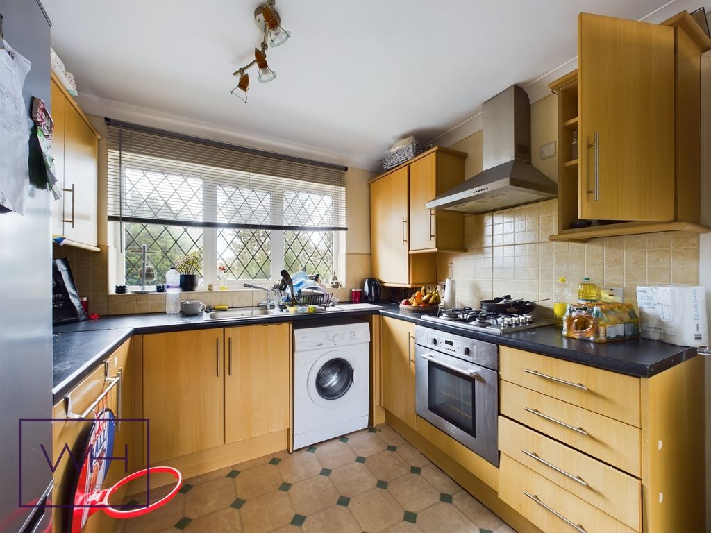 Property photo 1 of 8 Cam01340G0-Pr0072-Still001
