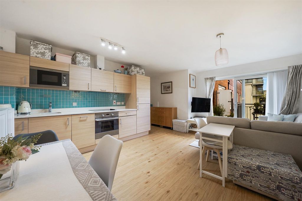 Property photo 1 of 9 Flat 102, Amelia House - 0Muoexi3D5Lav5J9Uxgi.Jpg