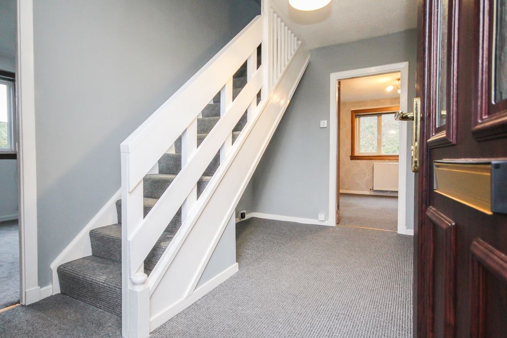 Property photo 3 of 28