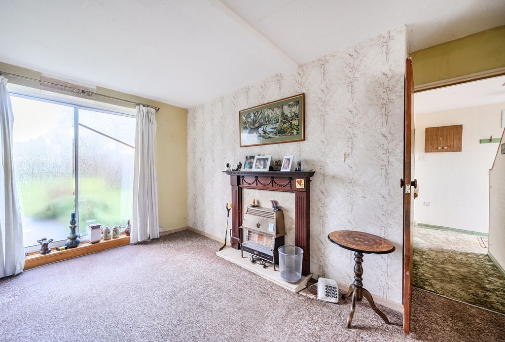 Property photo 3 of 18 1400140-8-696E02c...