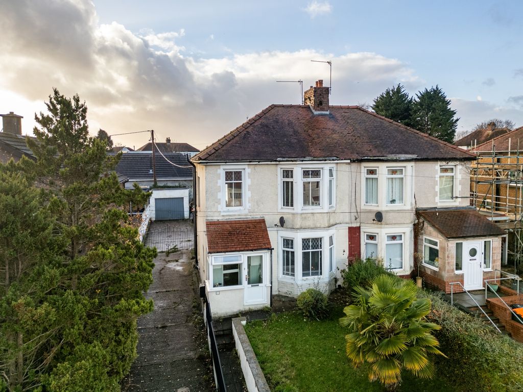 Property photo 1 of 25 Glasllwch Crescent-2