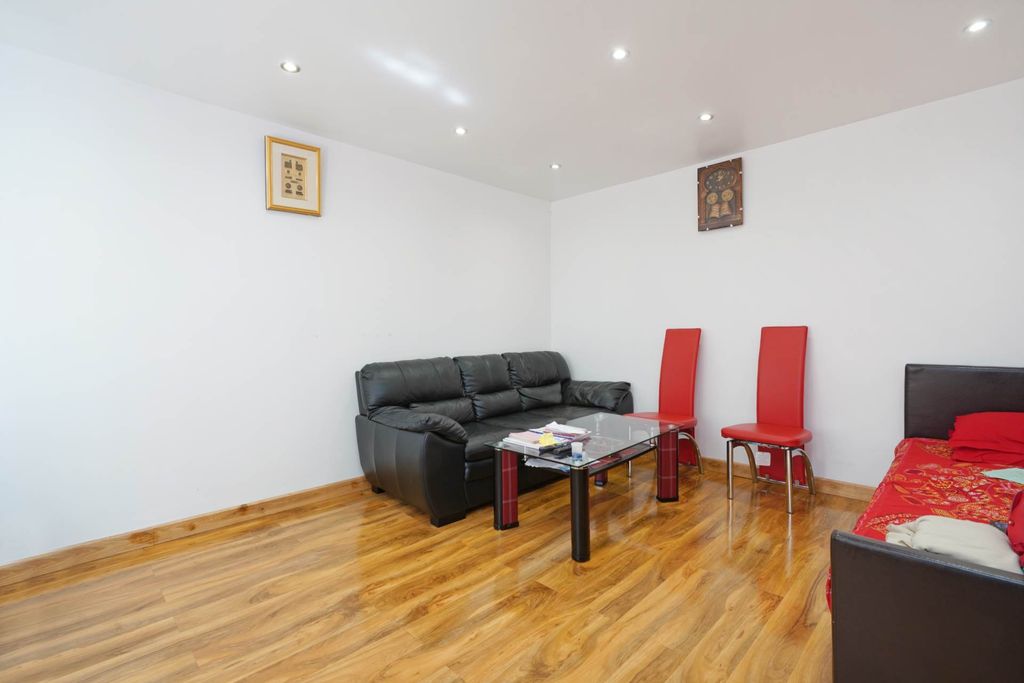 Property photo 2 of 12