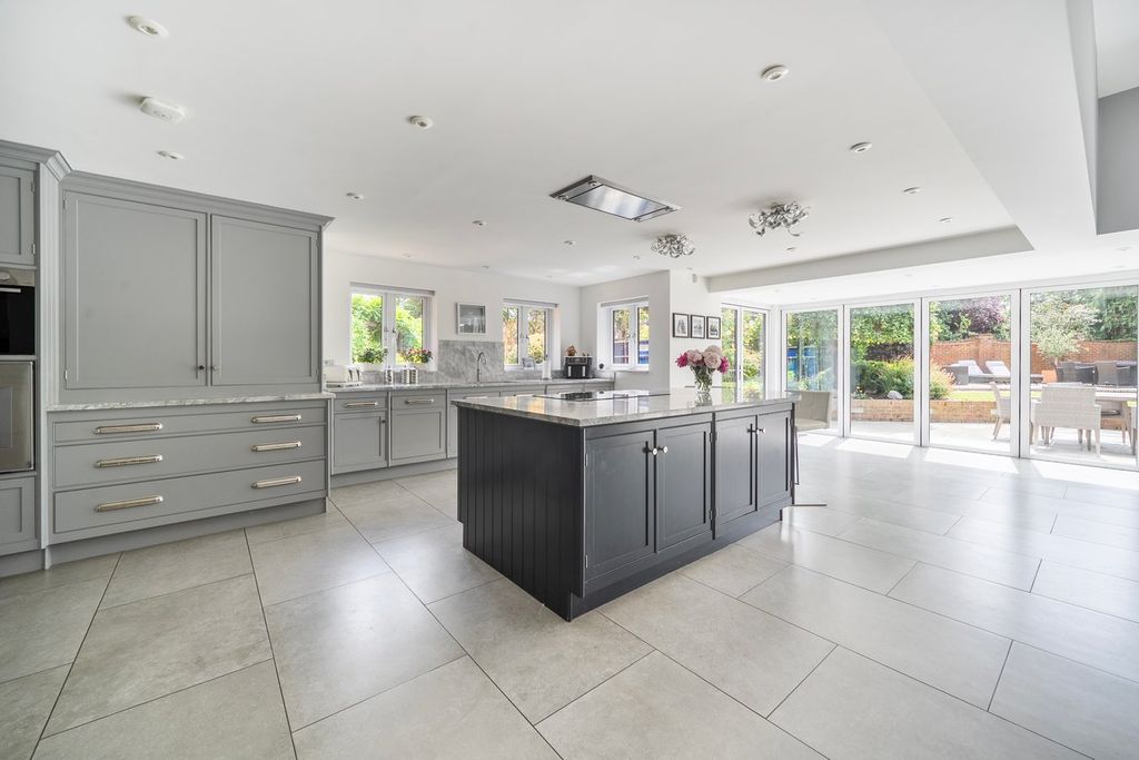 Additional image 4 of 6 bed detached house for saleChurch Road, Westoning MK45