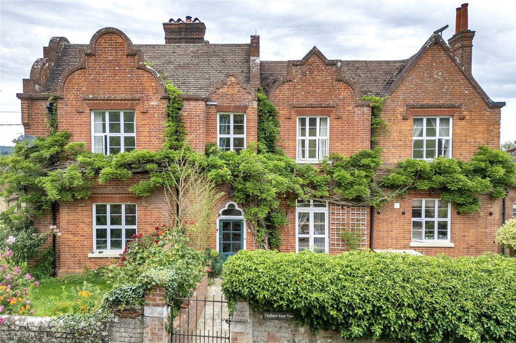 Property photo 1 of 12 Chadhurst Farmhouse