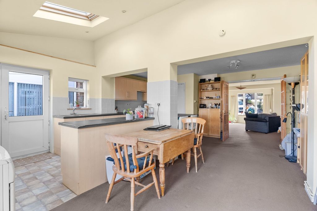 Property photo 3 of 17