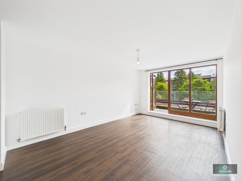 Property photo 2 of 12 Cam02067G0-Pr0382-Still008.Jpg
