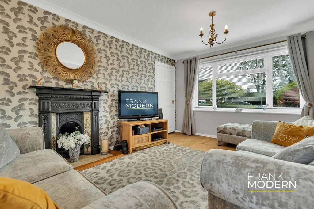 Property photo 2 of 30 Living Room