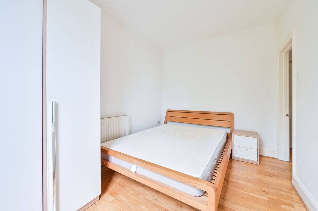 Property photo 3 of 4