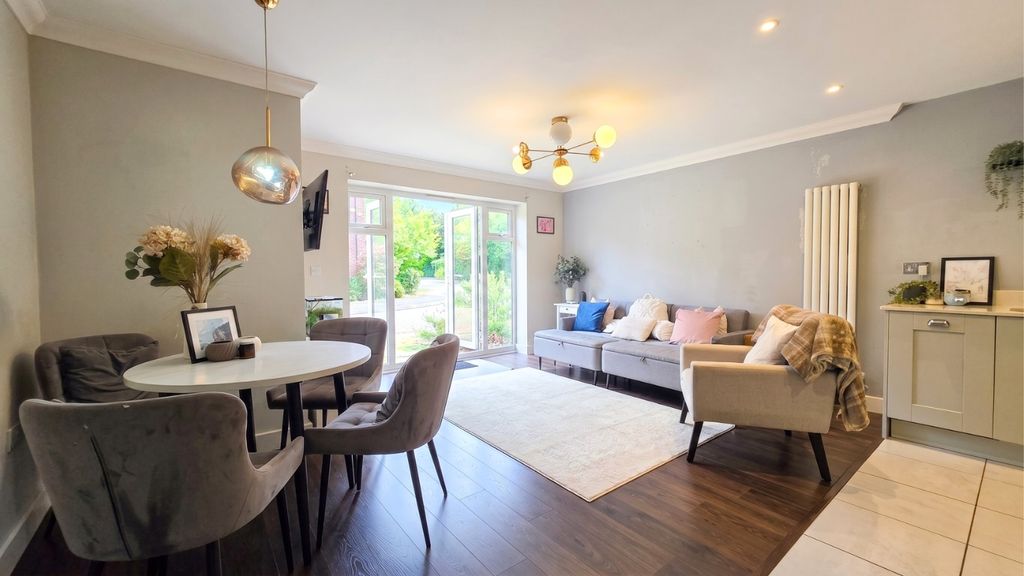 Property photo 2 of 11 5147864
