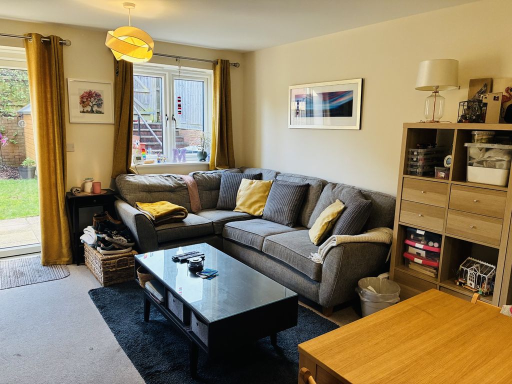 Property photo 3 of 18 Lounge